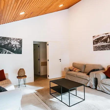 De La Tour - Evasion بيت للعطل